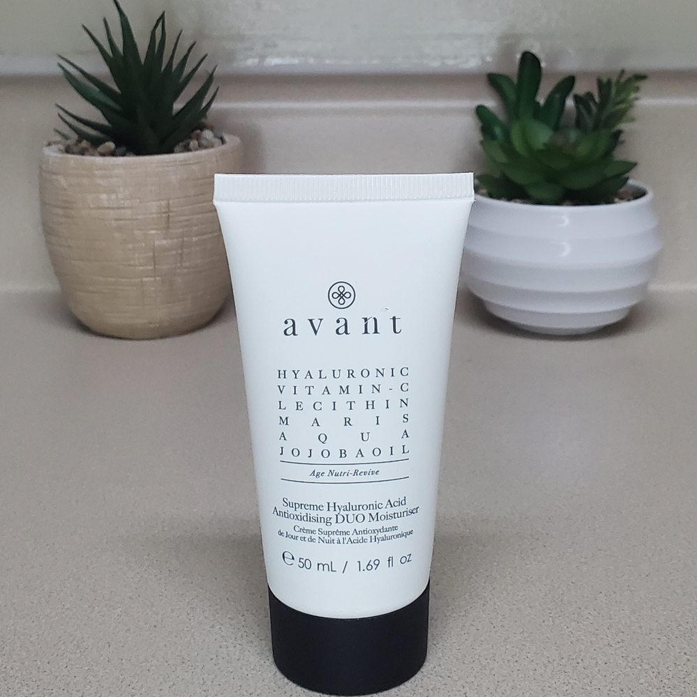 NEW Avant Supreme hyaluronic acid Duo moisturizer  full size 1.69 oz.